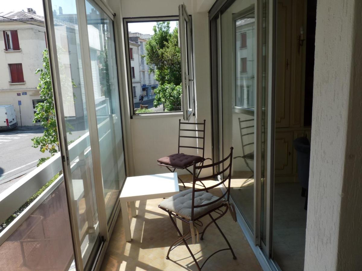 Appartement Dans Residence Le Saint Pierre Avignon Bagian luar foto